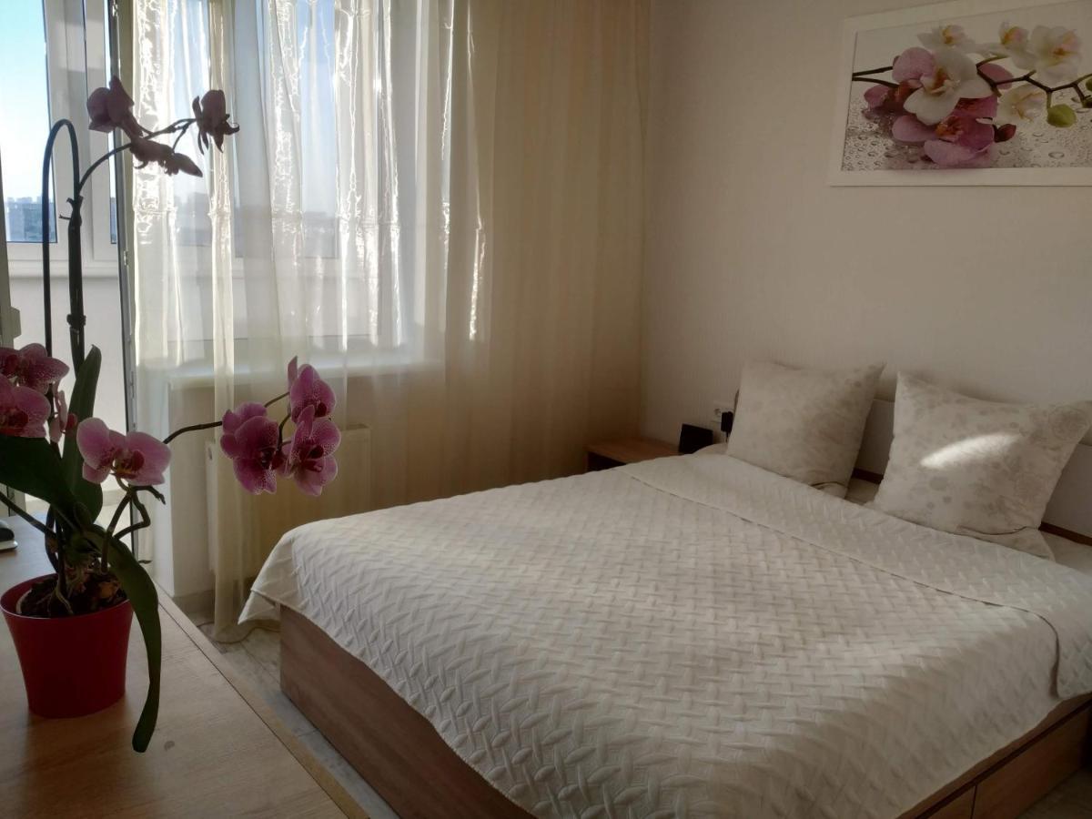 Apartment Kiev Studio With City View Bagian luar foto
