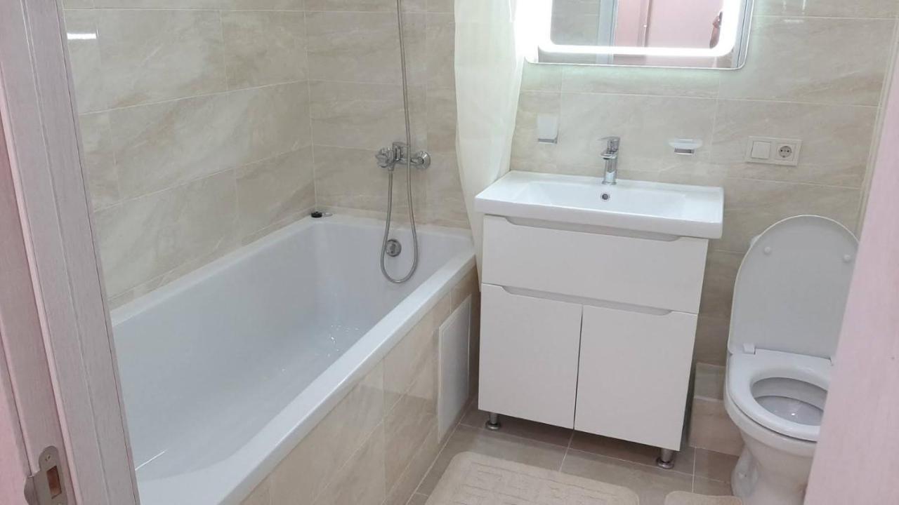 Apartment Kiev Studio With City View Bagian luar foto